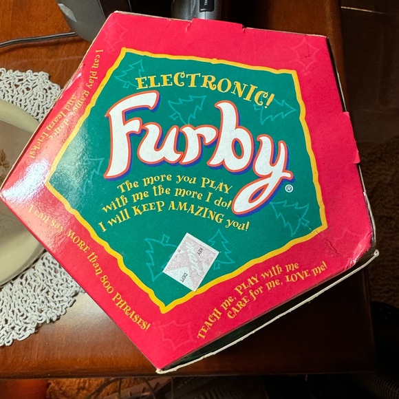 Furby - Picture 4 of 5